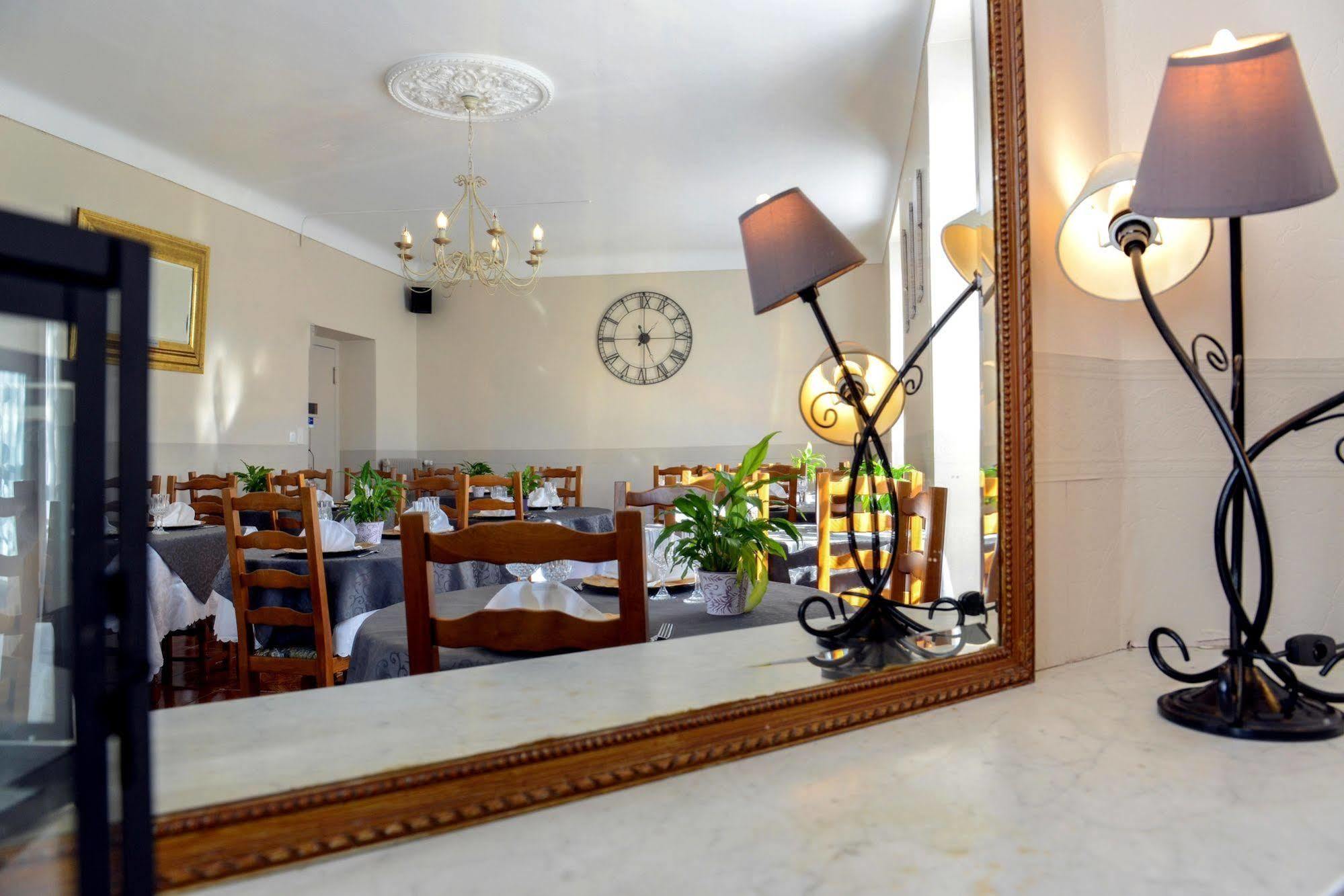 Le Castel De Larralde Hotel Assat Exterior photo
